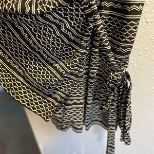 Size Extra Small Romper from Madewell! Tie waist. Black and White